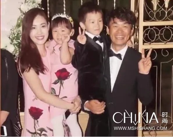 网曝王宝强净身出户获两个孩子抚养权,你觉得可能性大吗?