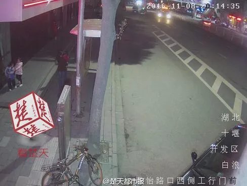 不孕女服务员抱走男婴 只为讨男友欢心