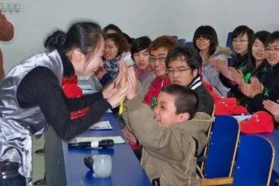 湖北一男子将自闭症孙子遗弃,这是多么狠心的爷爷?