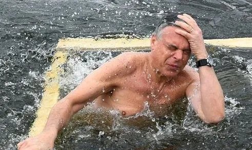 美驻俄大使为什么浸冰水？