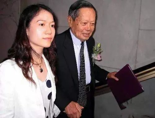 杨振宁去世后翁帆的财产将怎样分配?