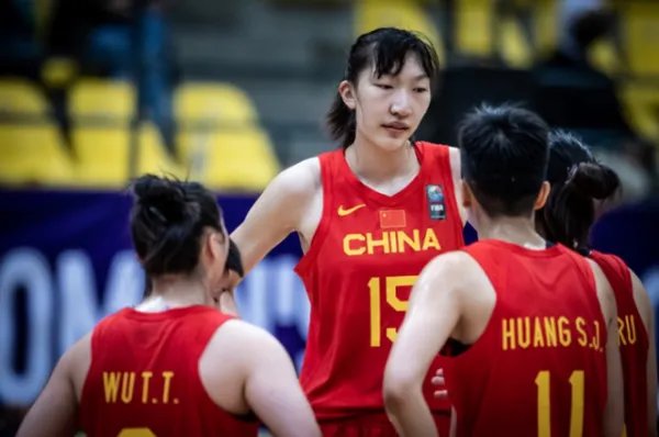 女篮亚洲杯中国队获亚军,如何评价中国女篮的表现?