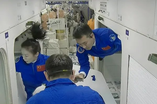 3名航天员穿舱进入天和核心舱,此次他们带着怎样的任务?