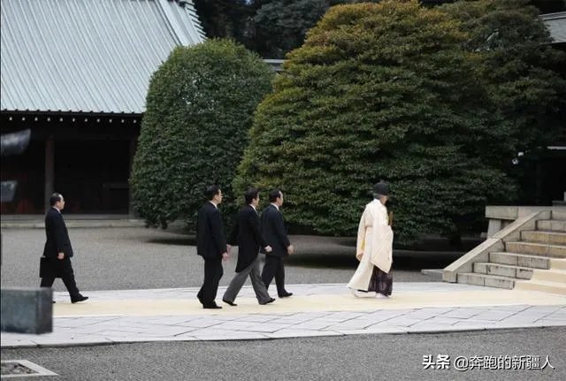 日本首相安倍晋三辞职,你如何评价其功过是非?