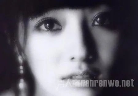 韩彩英整容前后:女神韩彩英整容前后对比照
