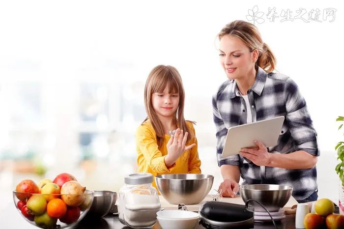 八旬大爷送樱桃 吃樱桃的好处有哪些