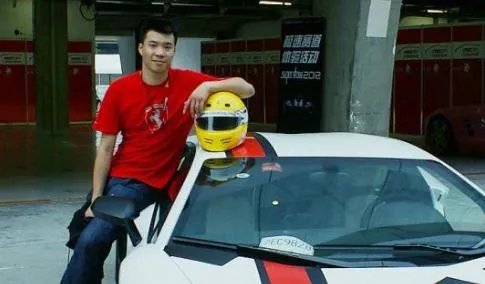 黄毅清的真实一家是去做什么的,黄毅清是什么人物