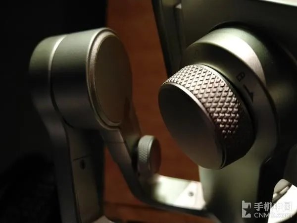 坚果Pro2体验评测:硬件终于追上了设计