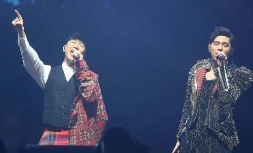 林俊杰助阵周杰伦演唱会,他们在现场都玩儿了什么游戏?