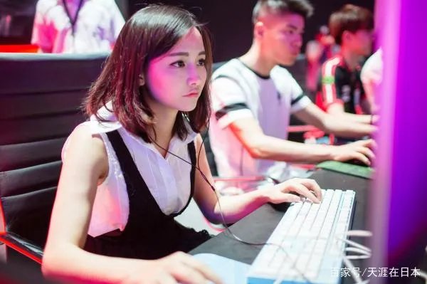 你听说过电竞专业的学生吗?他们专业课就是玩游戏吗?