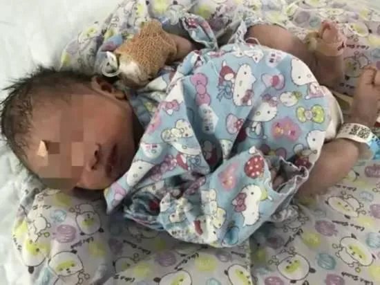 女子2分钟生完娃离开，顺产生孩子真能这么快？