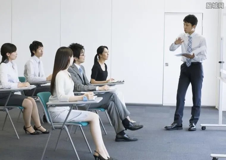 国企回应娃娃高管 职位高月薪低背后有何内幕