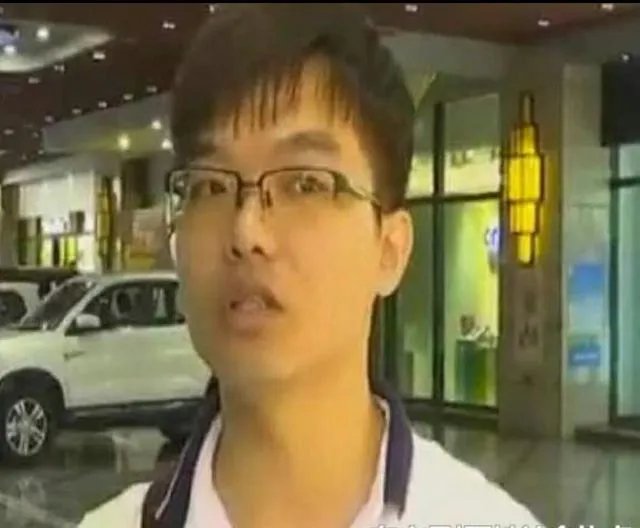 大侠说:小伙双11花1万多“秒杀”跑车,取车时商家称那是订金!你们怎么看?