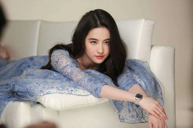 花木兰真人版预告播出,你期待真人版的花木兰吗?
