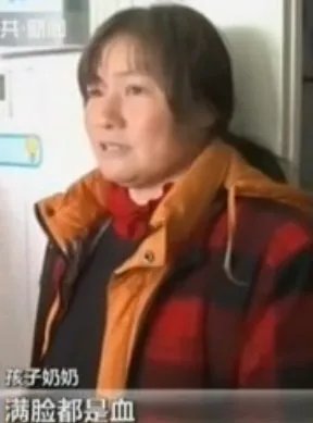 男孩被二哈扑咬是怎么回事?