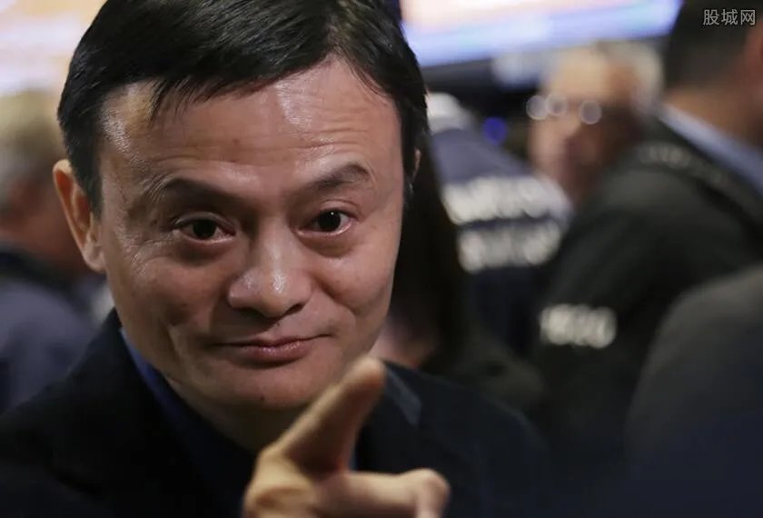 阿里回应退出传闻 马云虽然退位但不放权