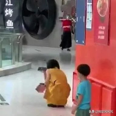 北京一女子在商场吃饭时被通知核酸检测阳性崩溃大哭值得同情吗?