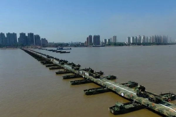 舟桥部队35分钟在黄河飞架浮桥,野战桥有哪些通行限制?