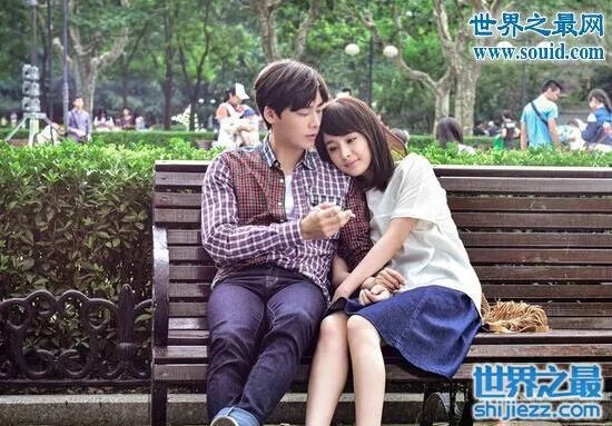 李易峰酒后吻过杨幂，杨幂因戏生情出轨李易峰 