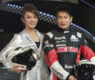 冯媛甄未婚夫照片盘点  身价高达30亿大有来头