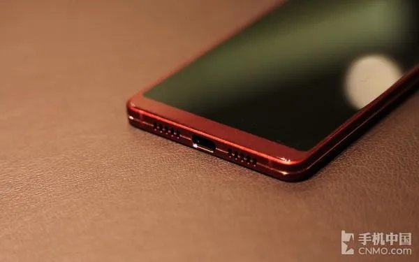 坚果Pro2体验评测:硬件终于追上了设计