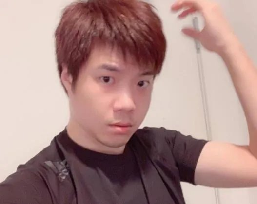 黄毅清的真实一家是去做什么的,黄毅清是什么人物