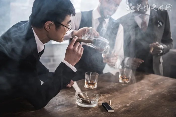 聚餐死亡同事判赔 酒精中毒怎么办