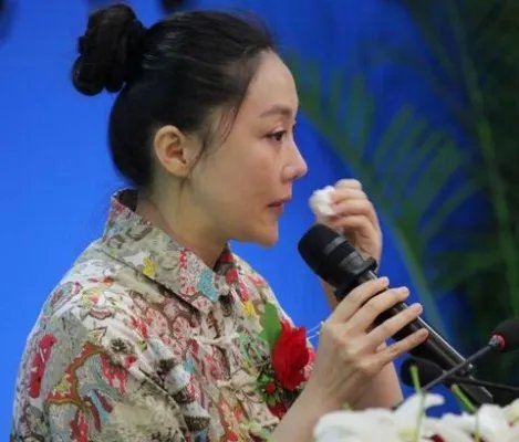 傅冲的爷爷是谁 大美女“黄脸婆”面目示人令人期待