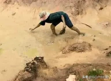 摸鱼池水深多少合适？