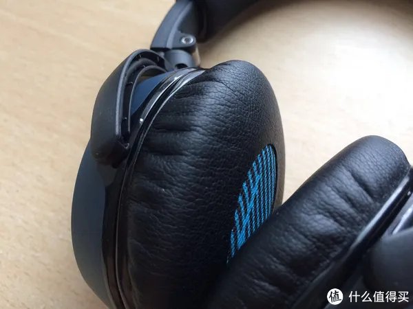 无线头戴耳机的科学选购 篇二:Bose 耳罩式 与 贴耳式 无线耳机的对比