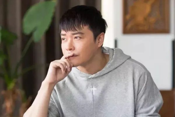 陈思诚成中国首位百亿票房导演了?