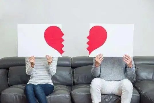 90后夫妻离婚都不要女儿被判不许离，如何看待这一类父母？