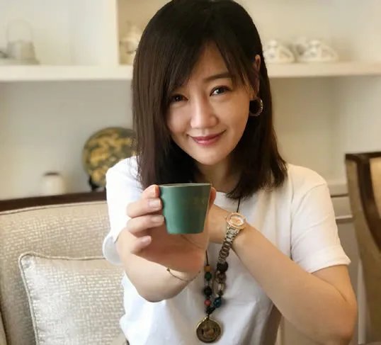 薛佳凝八卦:近照情感生活现状及个人资料