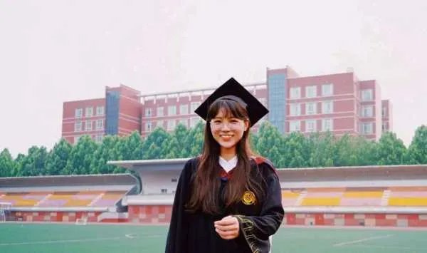 俞敏洪建议读大学去大城市,你认为他的建议对吗?