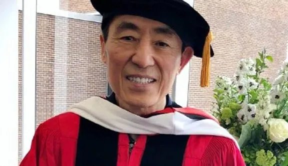 张艺谋获博士学位是哪所大学的?