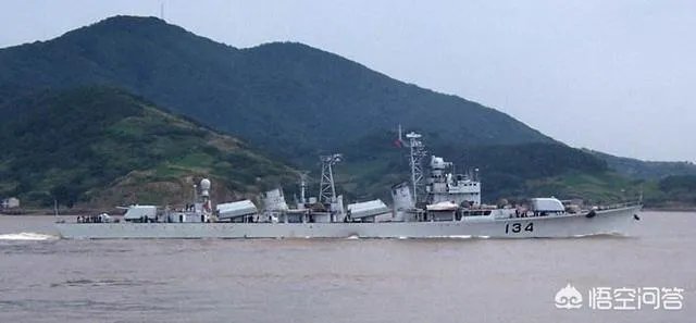 4艘051型驱逐舰同时退役,作为第一代国产驱逐舰,它们都有哪些光荣历史?