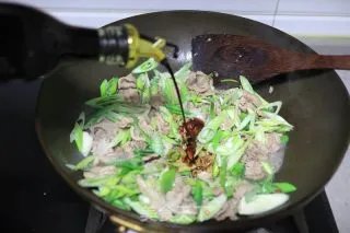 葱爆羊肉