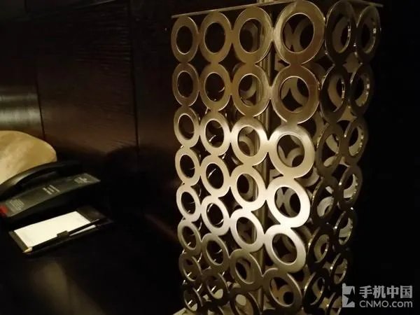 坚果Pro2体验评测:硬件终于追上了设计