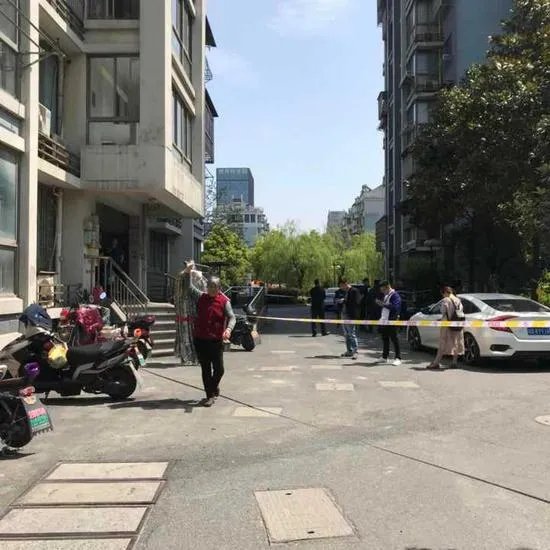 楼道烧纸怎么会使老人身亡的?