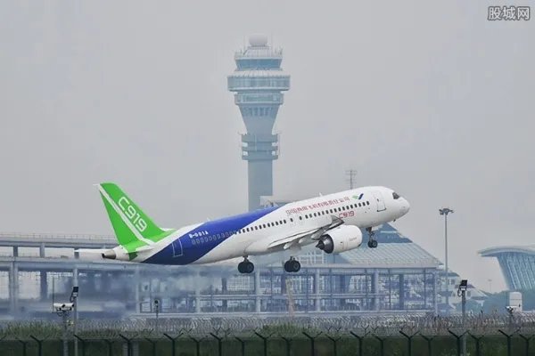 C919第二次试飞 飞行高度达一万英尺