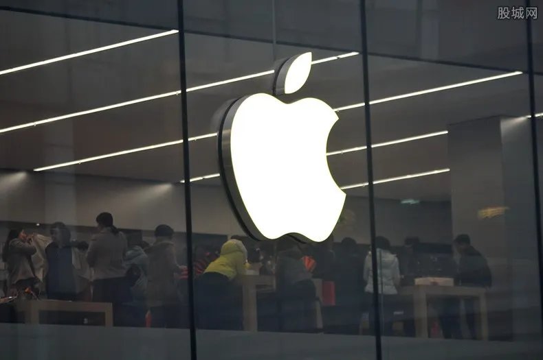 iPhone13首批售罄 苹果官网崩了！