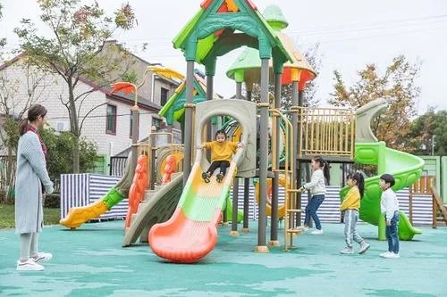 教育局回应一幼儿园让孩子学敬酒