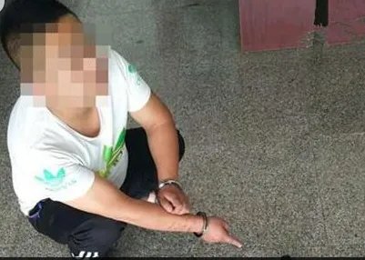 男子冒充交警查车是怎么回事?