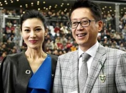李嘉欣与老公合影,李嘉欣老公比她大几岁