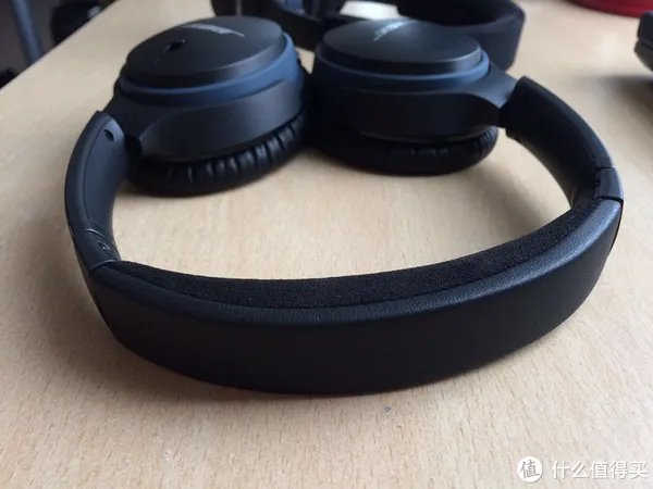 无线头戴耳机的科学选购 篇二:Bose 耳罩式 与 贴耳式 无线耳机的对比