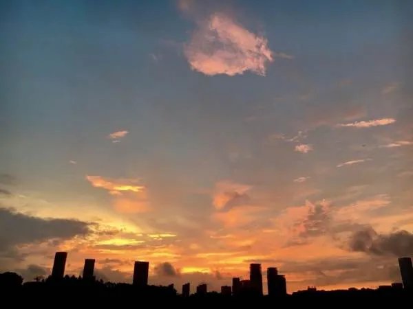 济南出现火烧云，还有哪些地区今年也出现过此现象呢？