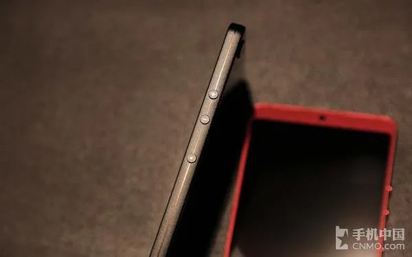 坚果Pro2体验评测:硬件终于追上了设计
