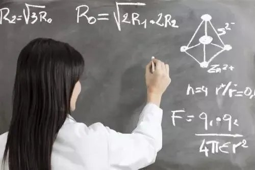 女教师评职称申诉被拒后起诉教育局,你知道评职称看的是什么吗?