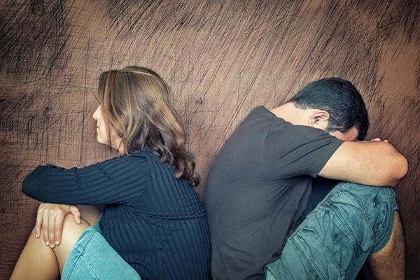 山东历城夫妻离婚互不相识的原因是什么?