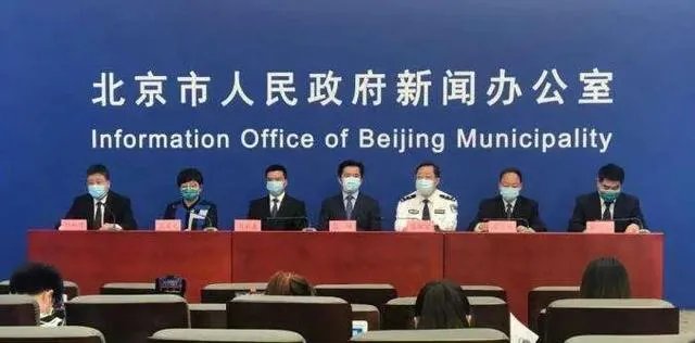 北京一女子在商场吃饭时被通知核酸检测阳性崩溃大哭值得同情吗?